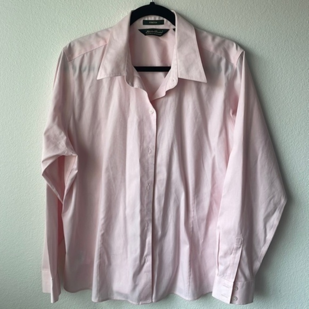 Eddie Bauer top extra large women’s pink button up wrinkle resistant